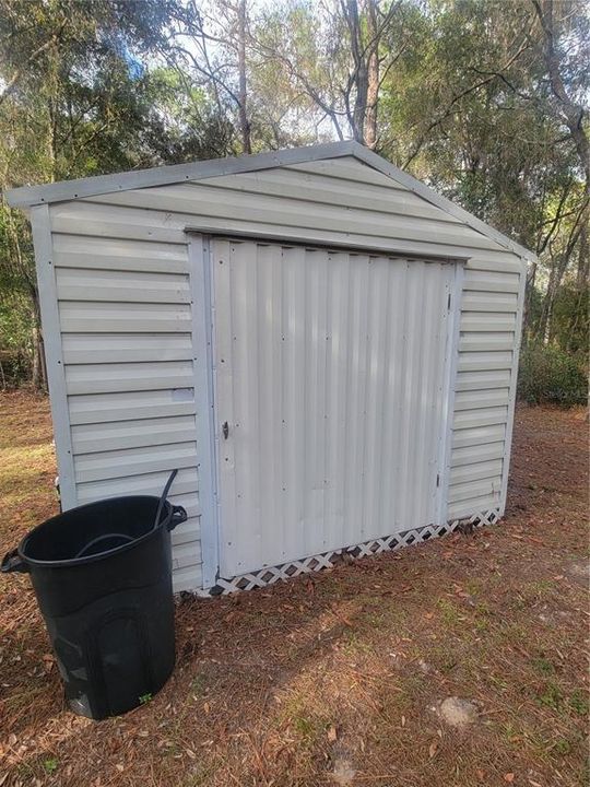 For Sale: $155,000 (3 beds, 2 baths, 1296 Square Feet)