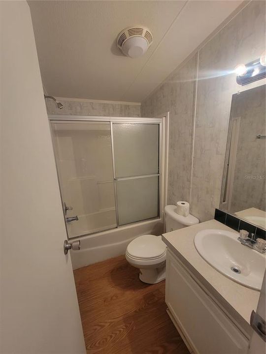 For Sale: $155,000 (3 beds, 2 baths, 1296 Square Feet)