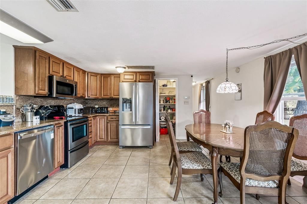 For Sale: $589,900 (3 beds, 2 baths, 3206 Square Feet)