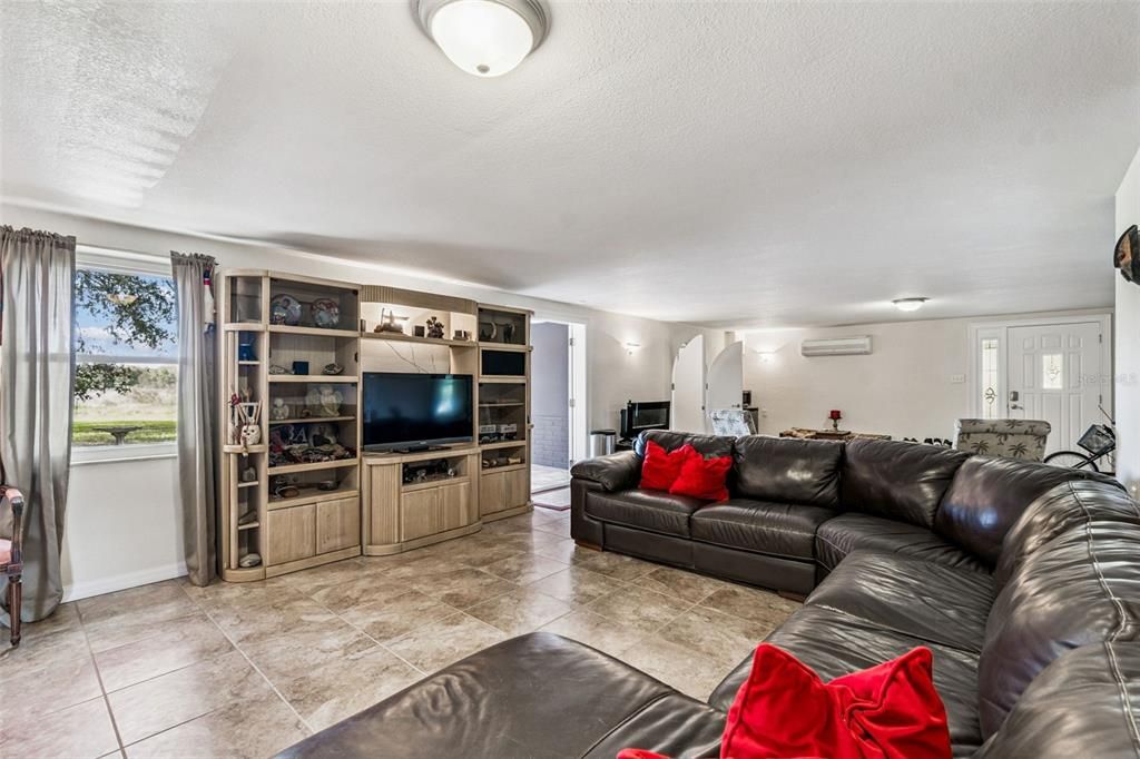 For Sale: $589,900 (3 beds, 2 baths, 3206 Square Feet)