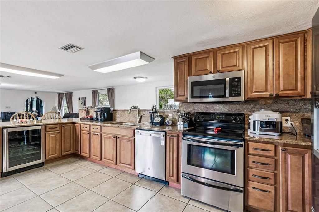 For Sale: $589,900 (3 beds, 2 baths, 3206 Square Feet)