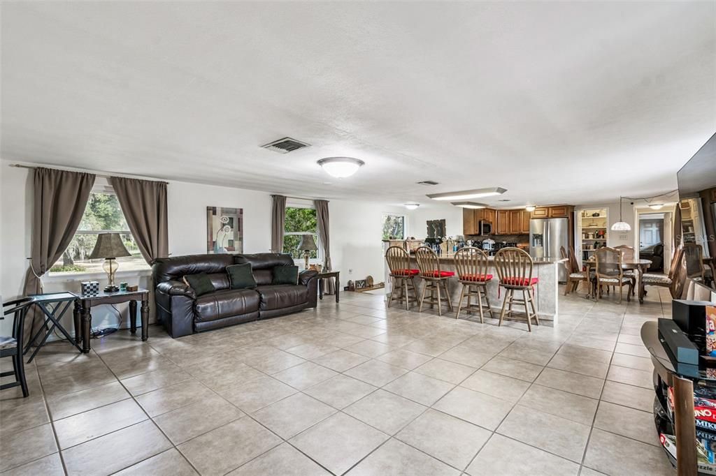 For Sale: $589,900 (3 beds, 2 baths, 3206 Square Feet)