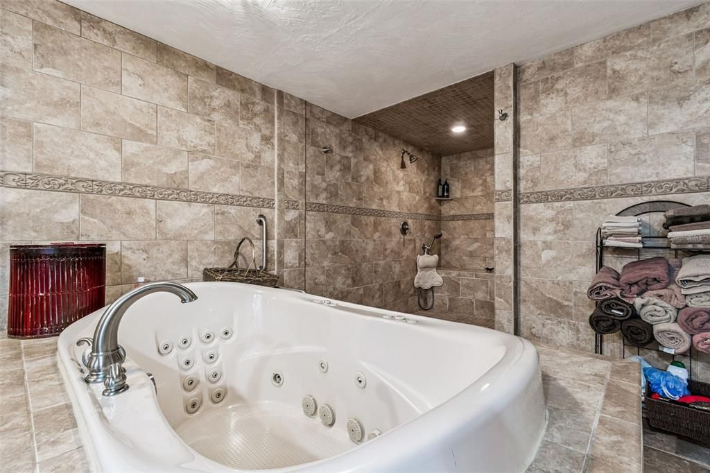 For Sale: $589,900 (3 beds, 2 baths, 3206 Square Feet)