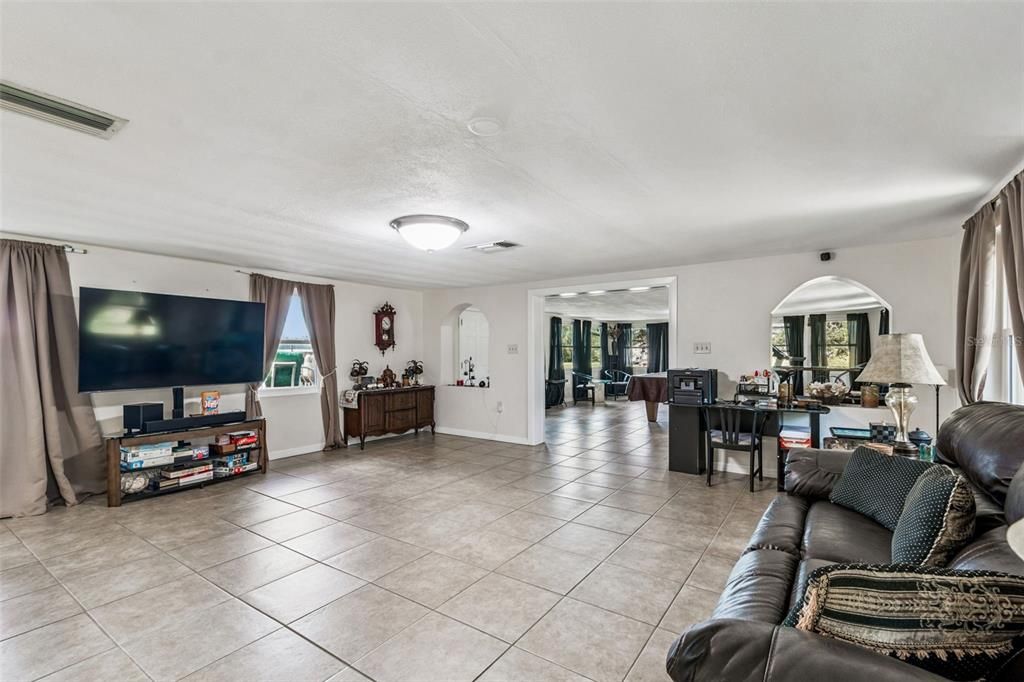 For Sale: $589,900 (3 beds, 2 baths, 3206 Square Feet)