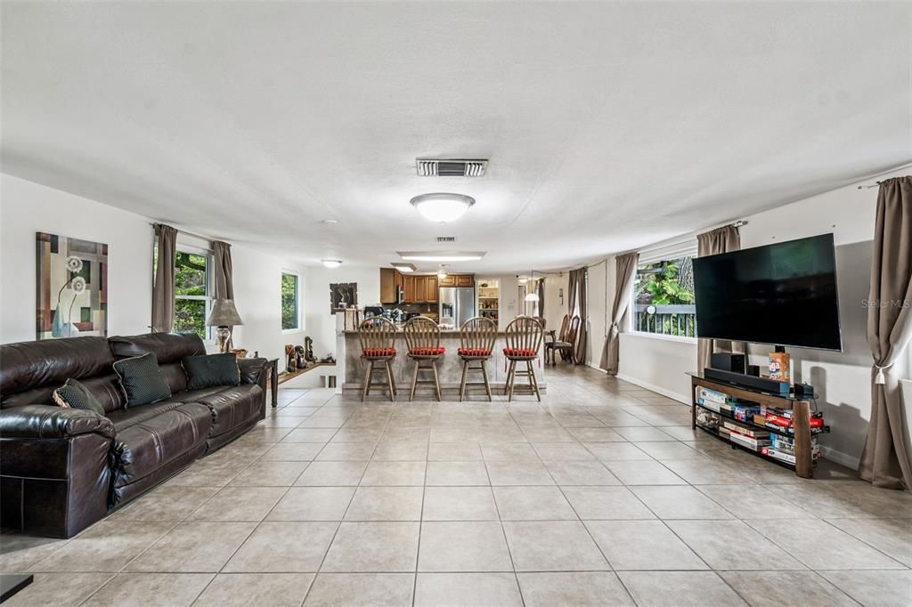 For Sale: $589,900 (3 beds, 2 baths, 3206 Square Feet)