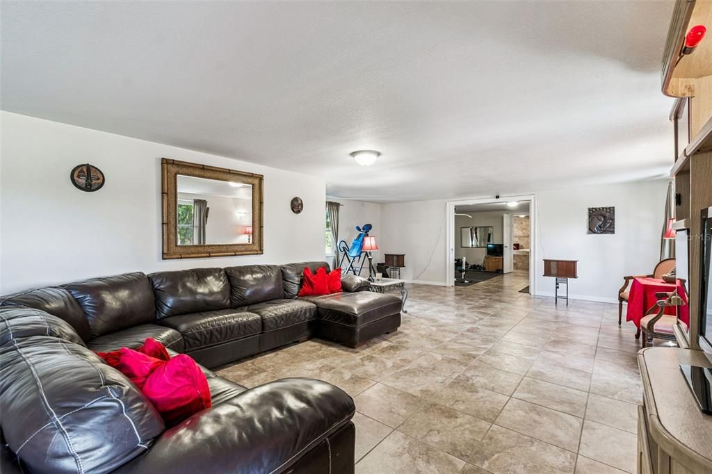 For Sale: $589,900 (3 beds, 2 baths, 3206 Square Feet)