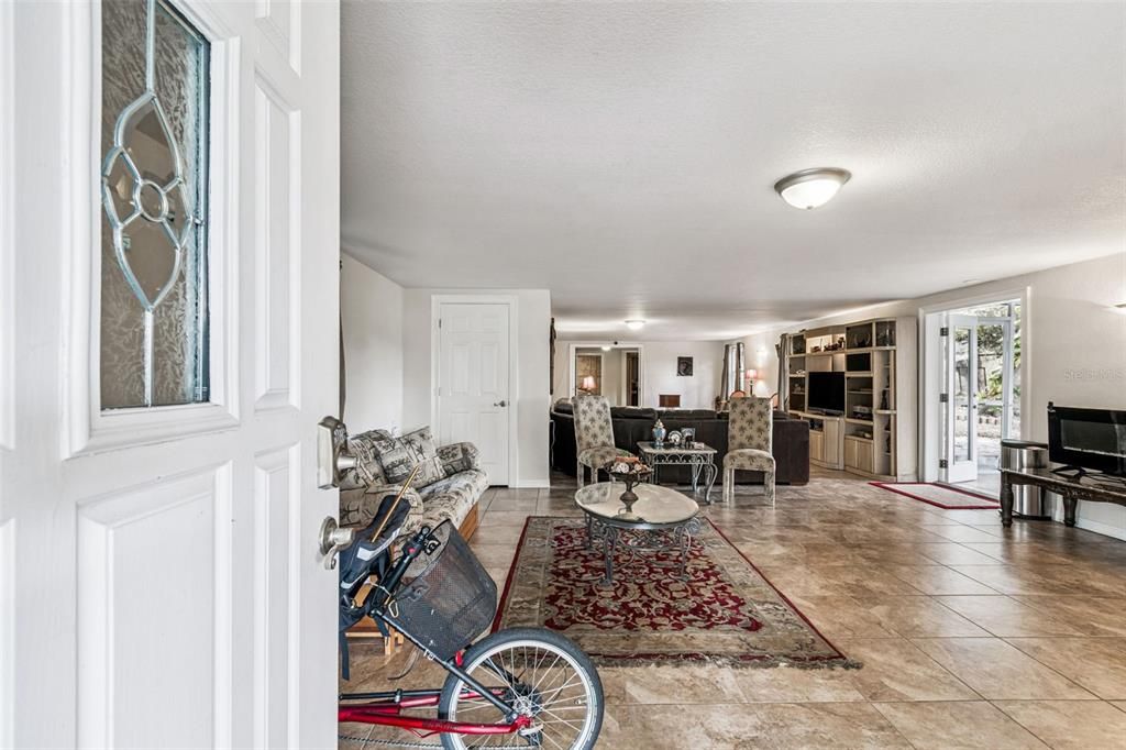 For Sale: $589,900 (3 beds, 2 baths, 3206 Square Feet)