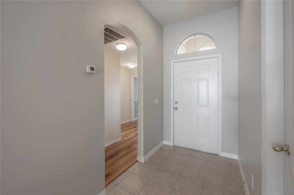 Activo con contrato: $2,195 (3 camas, 2 baños, 1888 Pies cuadrados)