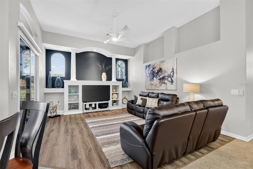 待售: $680,000 (4 贝兹, 2 浴室, 3086 平方英尺)