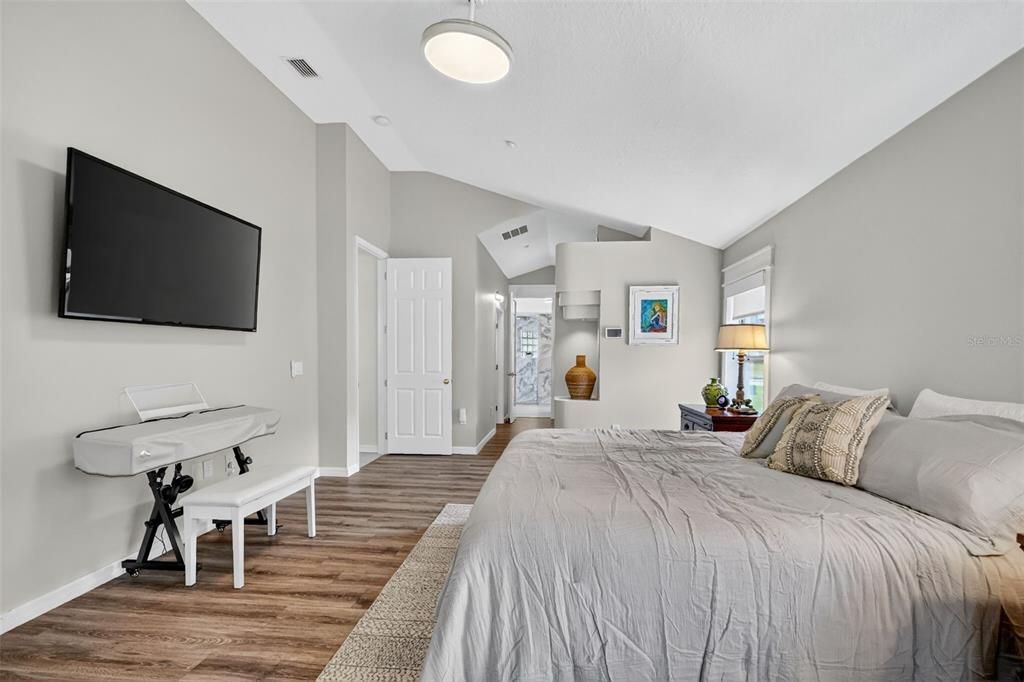 待售: $680,000 (4 贝兹, 2 浴室, 3086 平方英尺)