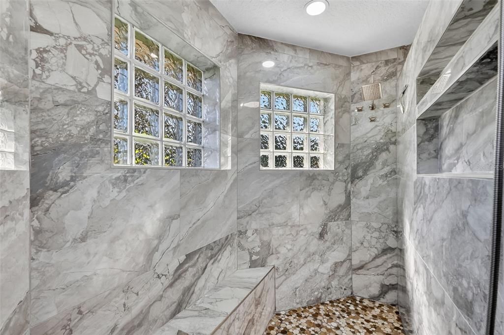 待售: $680,000 (4 贝兹, 2 浴室, 3086 平方英尺)