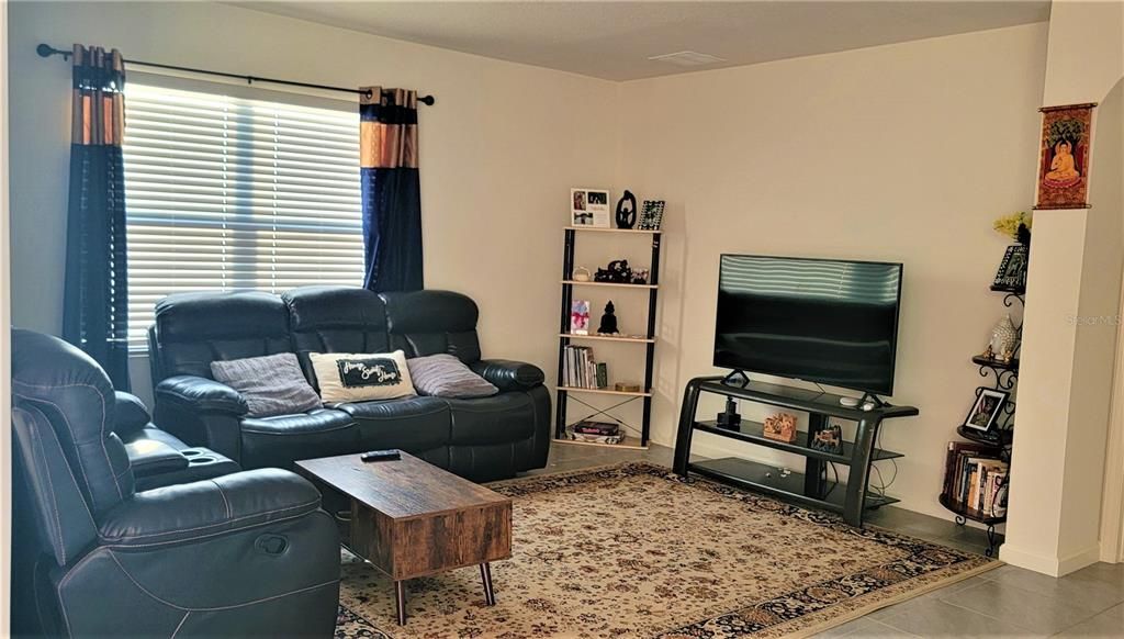 En Renta: $2,400 (4 camas, 2 baños, 1830 Pies cuadrados)