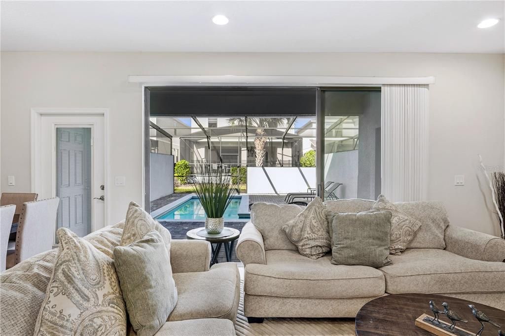 Под контрактом: $399,000 (5 спален, 4 ванн, 2263 Квадратных фут)