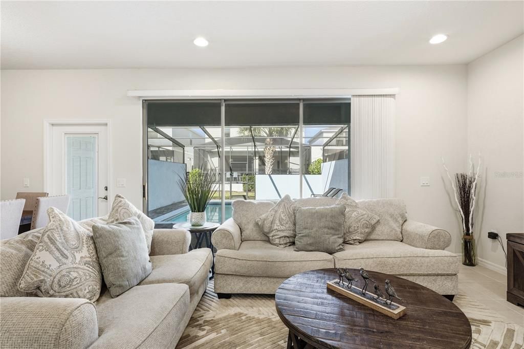 Под контрактом: $399,000 (5 спален, 4 ванн, 2263 Квадратных фут)