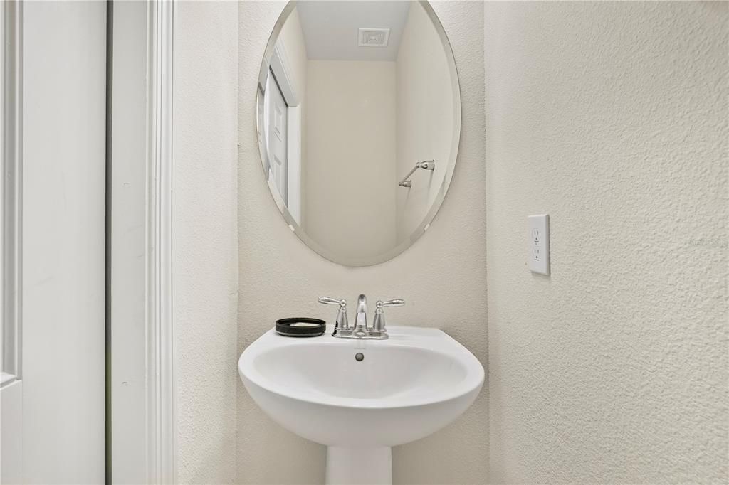 Под контрактом: $399,000 (5 спален, 4 ванн, 2263 Квадратных фут)