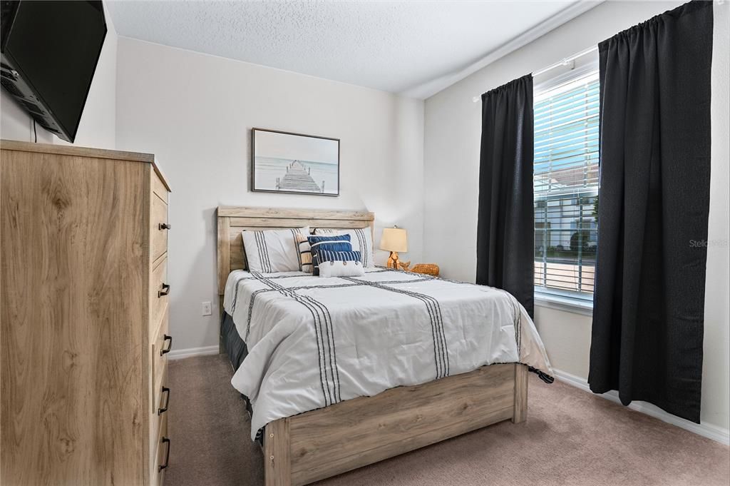 Под контрактом: $399,000 (5 спален, 4 ванн, 2263 Квадратных фут)