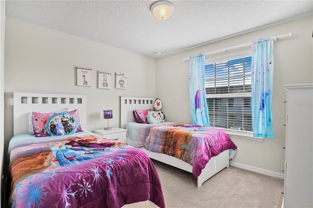 Под контрактом: $399,000 (5 спален, 4 ванн, 2263 Квадратных фут)