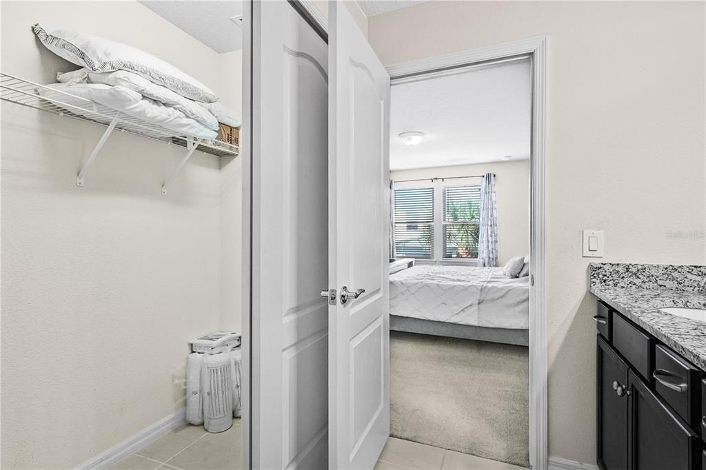 Под контрактом: $399,000 (5 спален, 4 ванн, 2263 Квадратных фут)