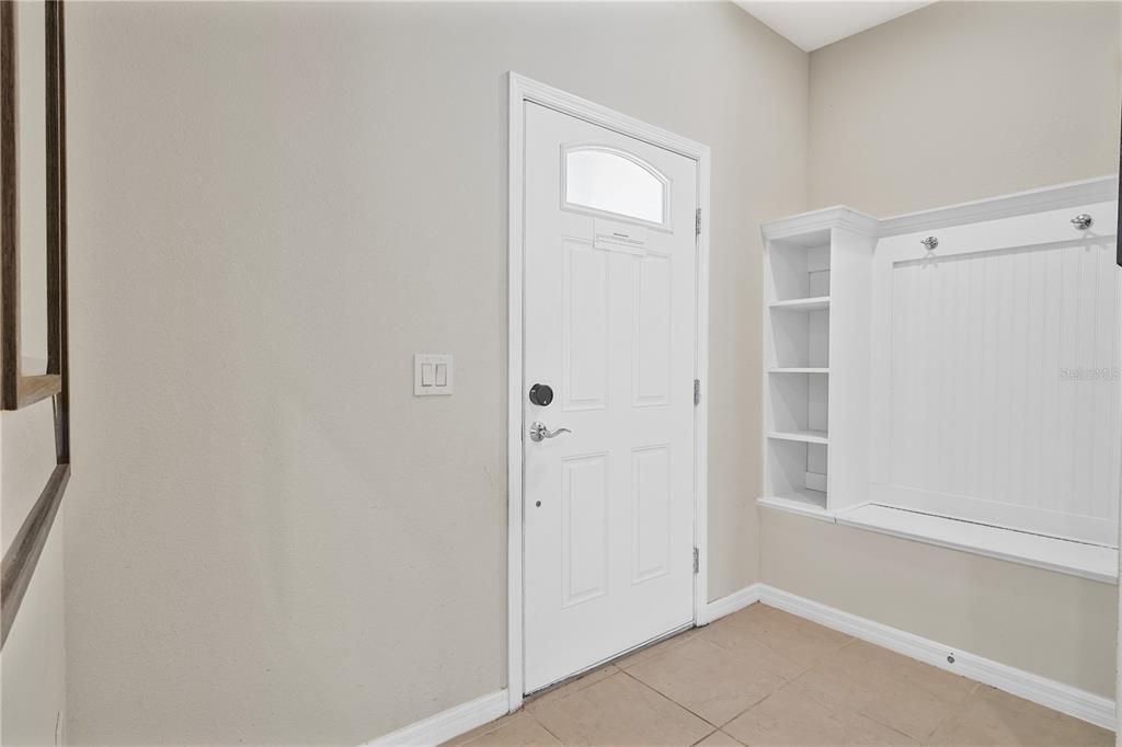 Под контрактом: $399,000 (5 спален, 4 ванн, 2263 Квадратных фут)