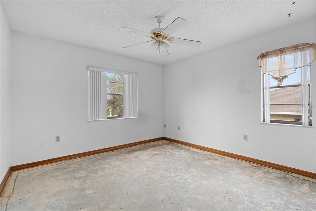 For Sale: $215,000 (2 beds, 2 baths, 1590 Square Feet)