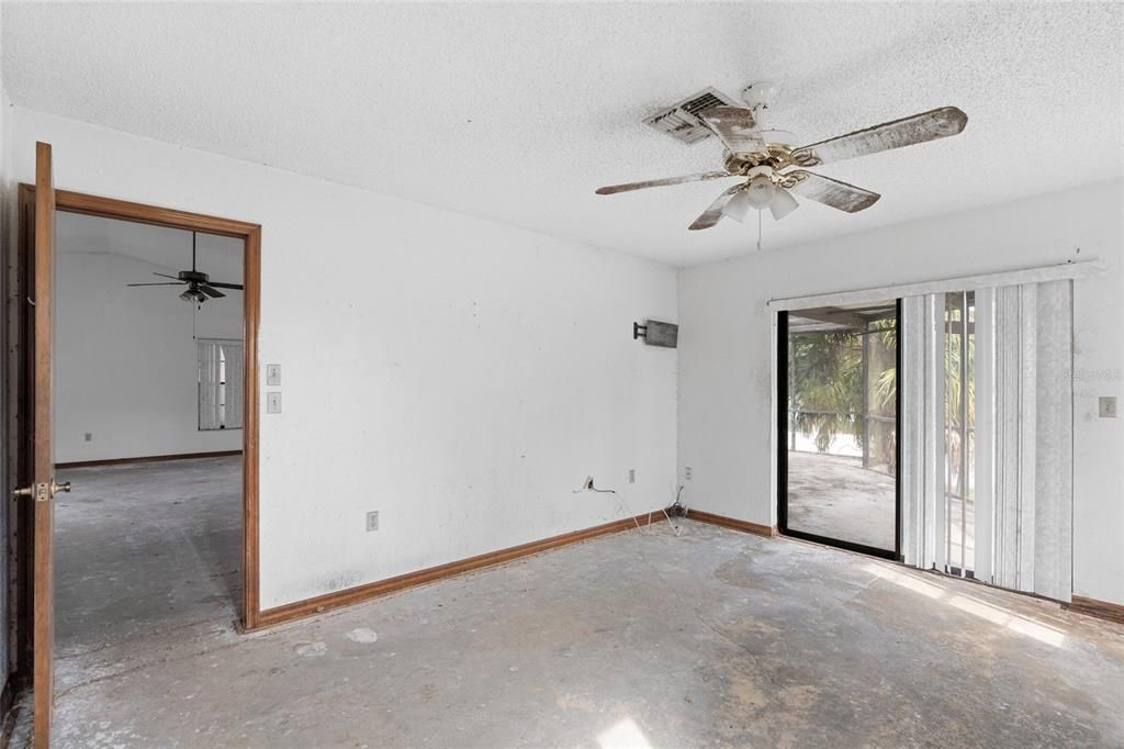 For Sale: $215,000 (2 beds, 2 baths, 1590 Square Feet)