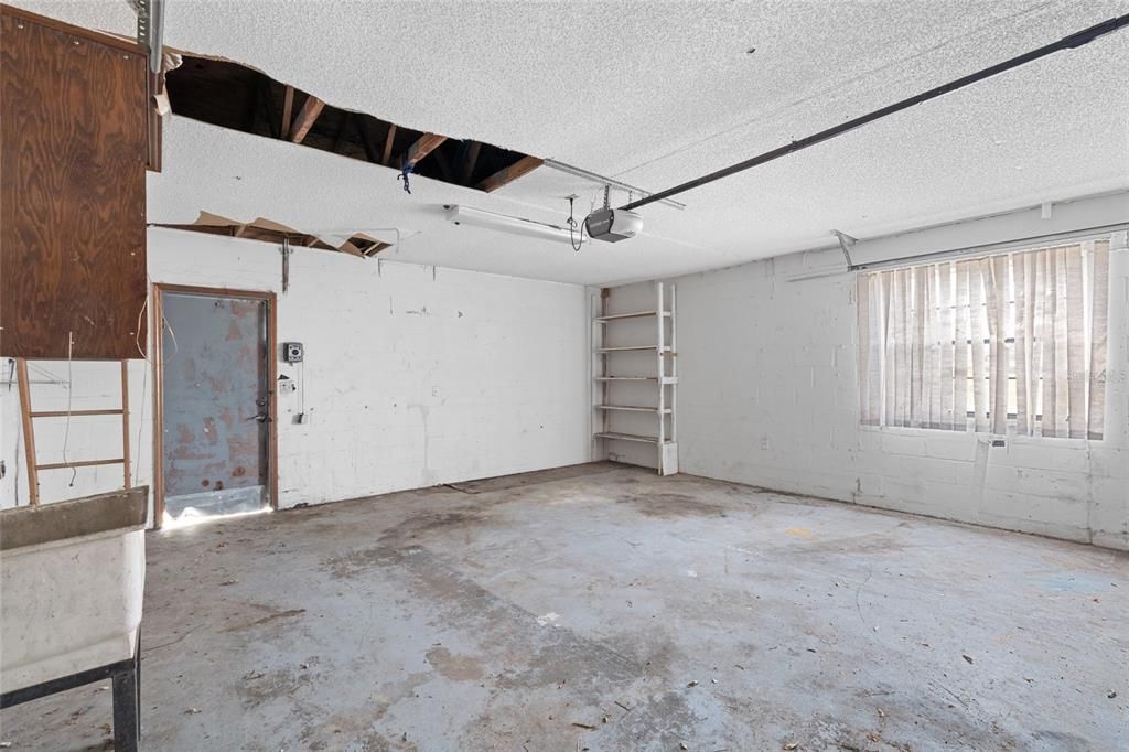 For Sale: $215,000 (2 beds, 2 baths, 1590 Square Feet)