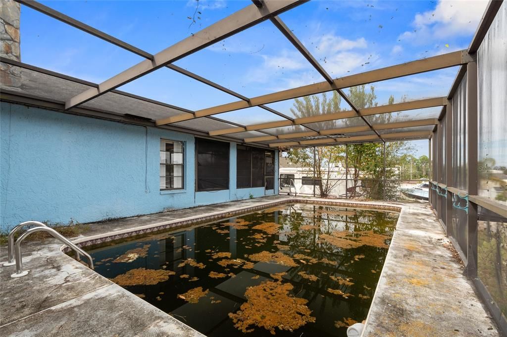 For Sale: $215,000 (2 beds, 2 baths, 1590 Square Feet)