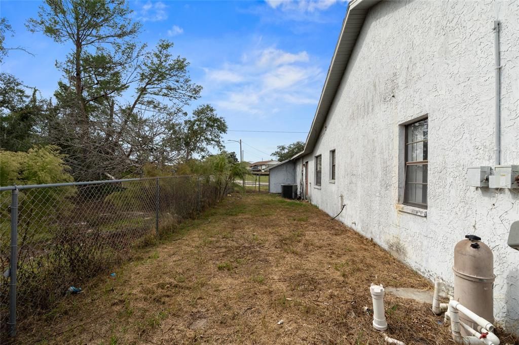 For Sale: $215,000 (2 beds, 2 baths, 1590 Square Feet)