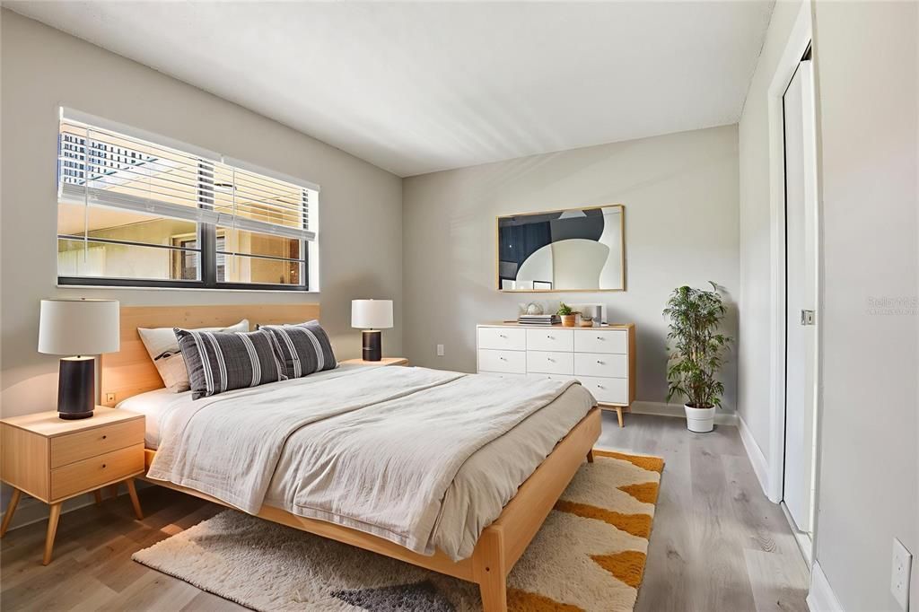 На продажу: $279,900 (2 спален, 2 ванн, 936 Квадратных фут)