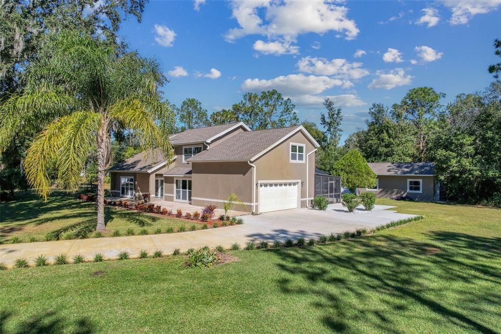 Activo con contrato: $690,000 (3 camas, 3 baños, 2849 Pies cuadrados)