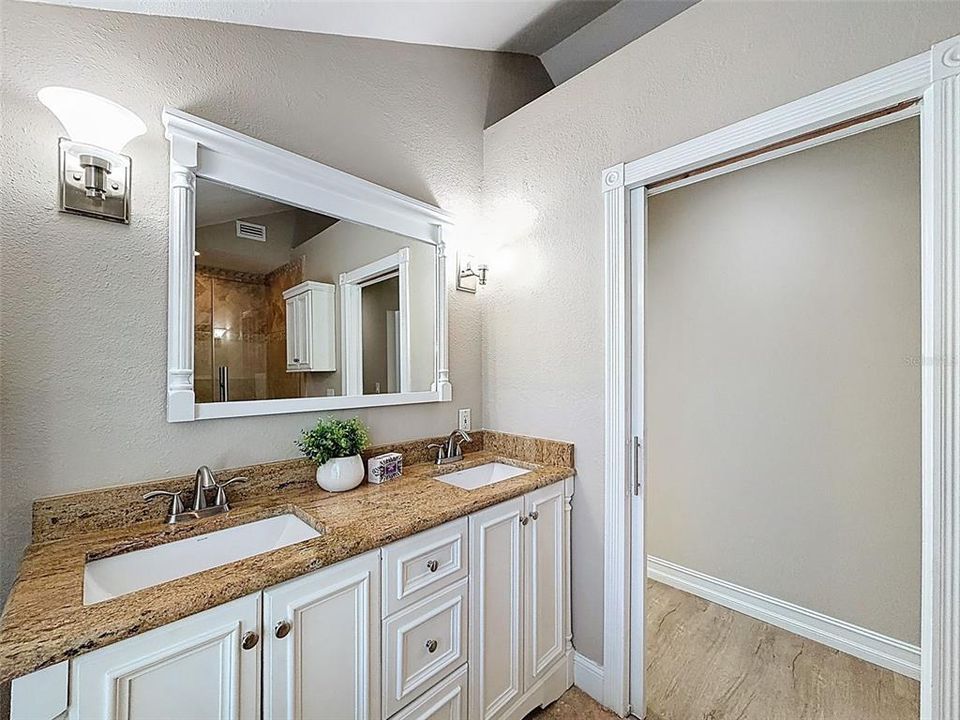 Activo con contrato: $690,000 (3 camas, 3 baños, 2849 Pies cuadrados)