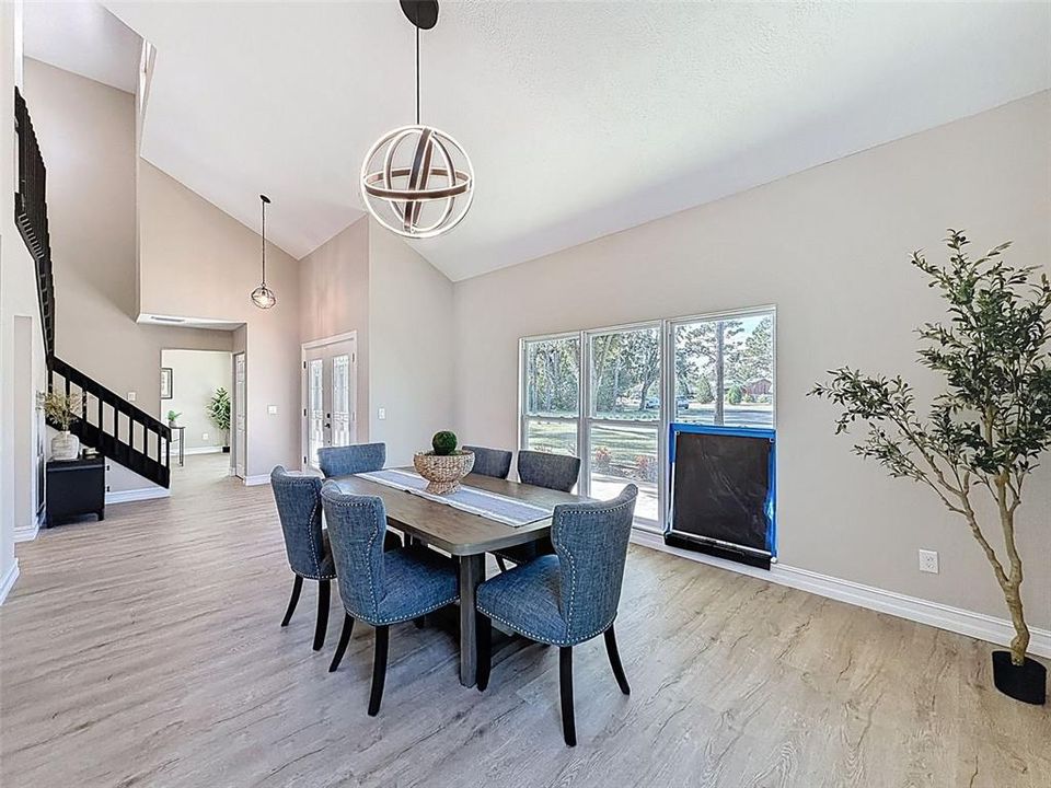 Activo con contrato: $690,000 (3 camas, 3 baños, 2849 Pies cuadrados)