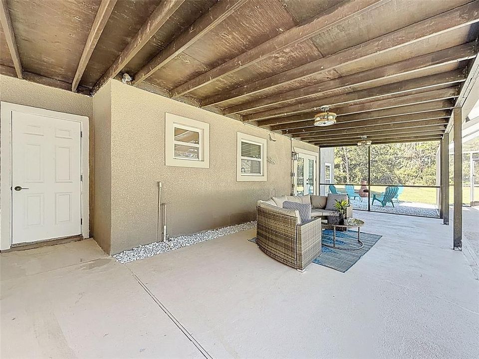 Activo con contrato: $690,000 (3 camas, 3 baños, 2849 Pies cuadrados)