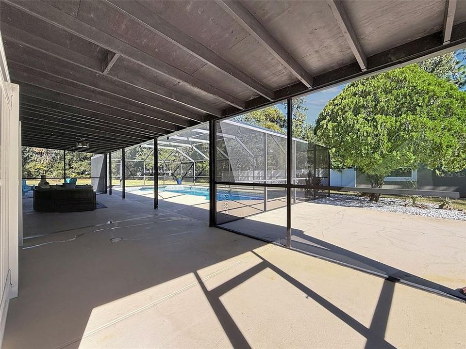 Activo con contrato: $690,000 (3 camas, 3 baños, 2849 Pies cuadrados)