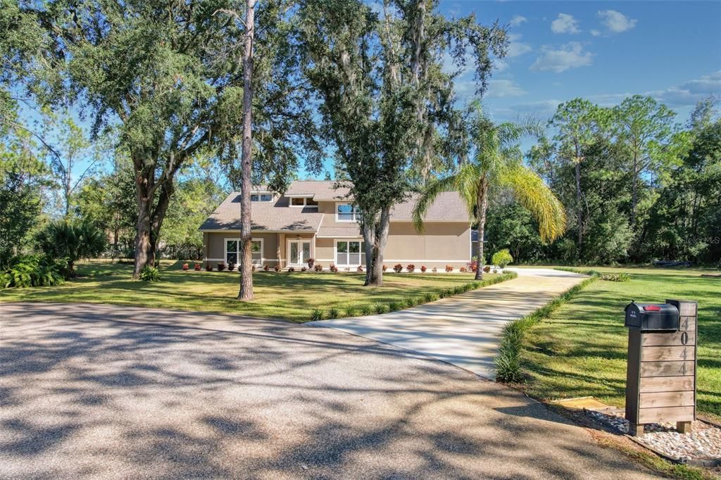 Activo con contrato: $690,000 (3 camas, 3 baños, 2849 Pies cuadrados)