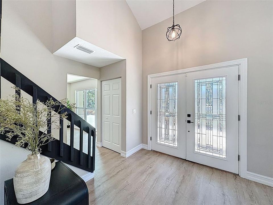 Activo con contrato: $690,000 (3 camas, 3 baños, 2849 Pies cuadrados)