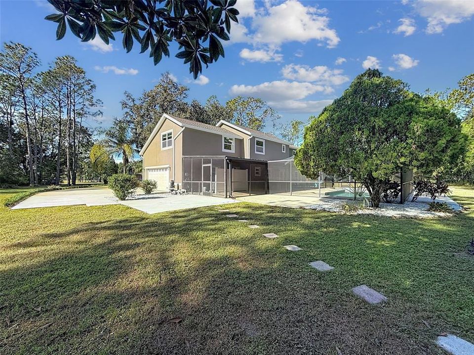 Activo con contrato: $690,000 (3 camas, 3 baños, 2849 Pies cuadrados)