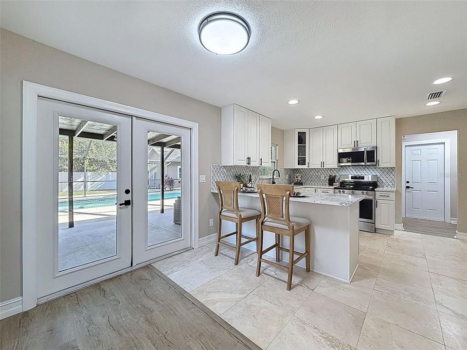 Activo con contrato: $690,000 (3 camas, 3 baños, 2849 Pies cuadrados)