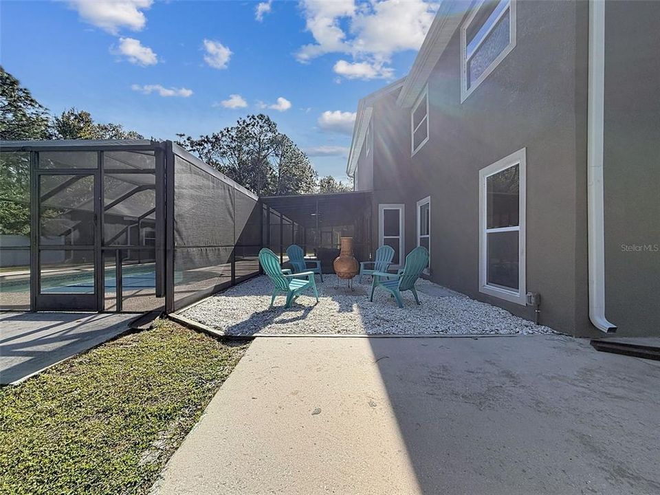 Activo con contrato: $690,000 (3 camas, 3 baños, 2849 Pies cuadrados)