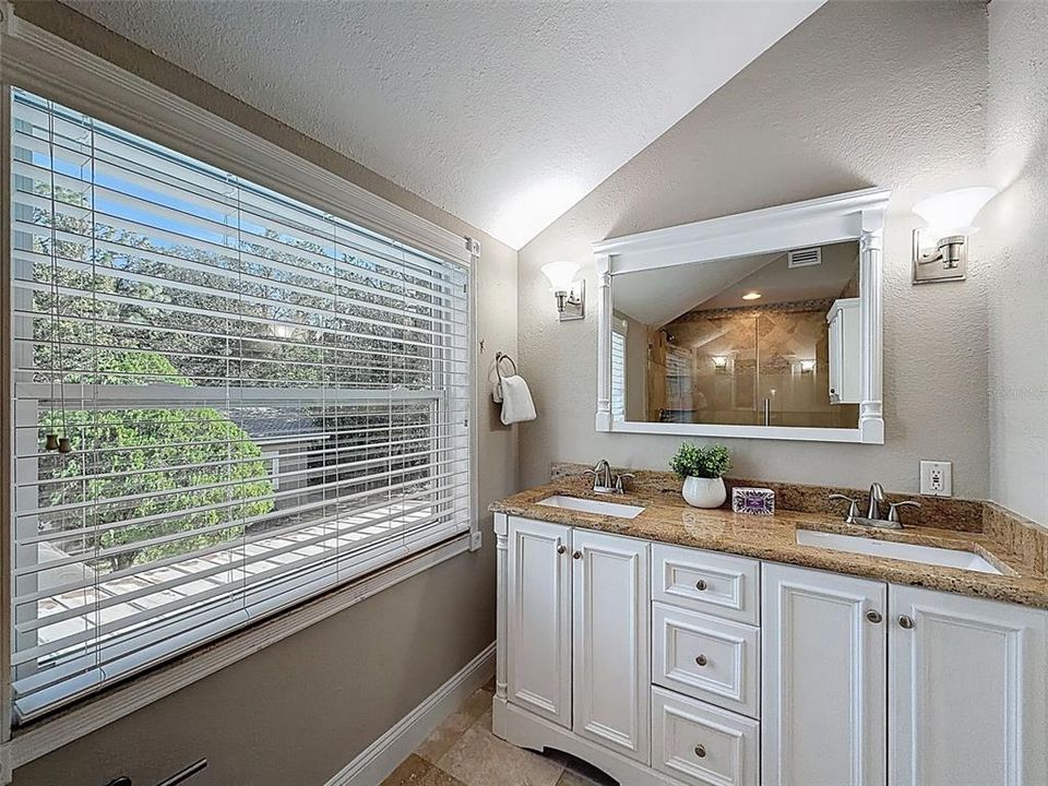 Activo con contrato: $690,000 (3 camas, 3 baños, 2849 Pies cuadrados)