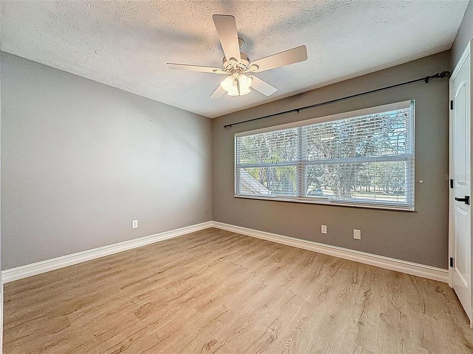 Activo con contrato: $690,000 (3 camas, 3 baños, 2849 Pies cuadrados)