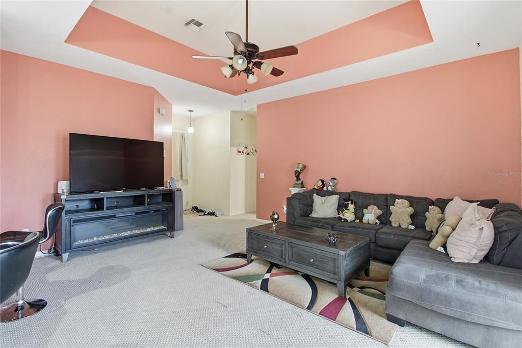 На продажу: $265,000 (3 спален, 2 ванн, 1376 Квадратных фут)