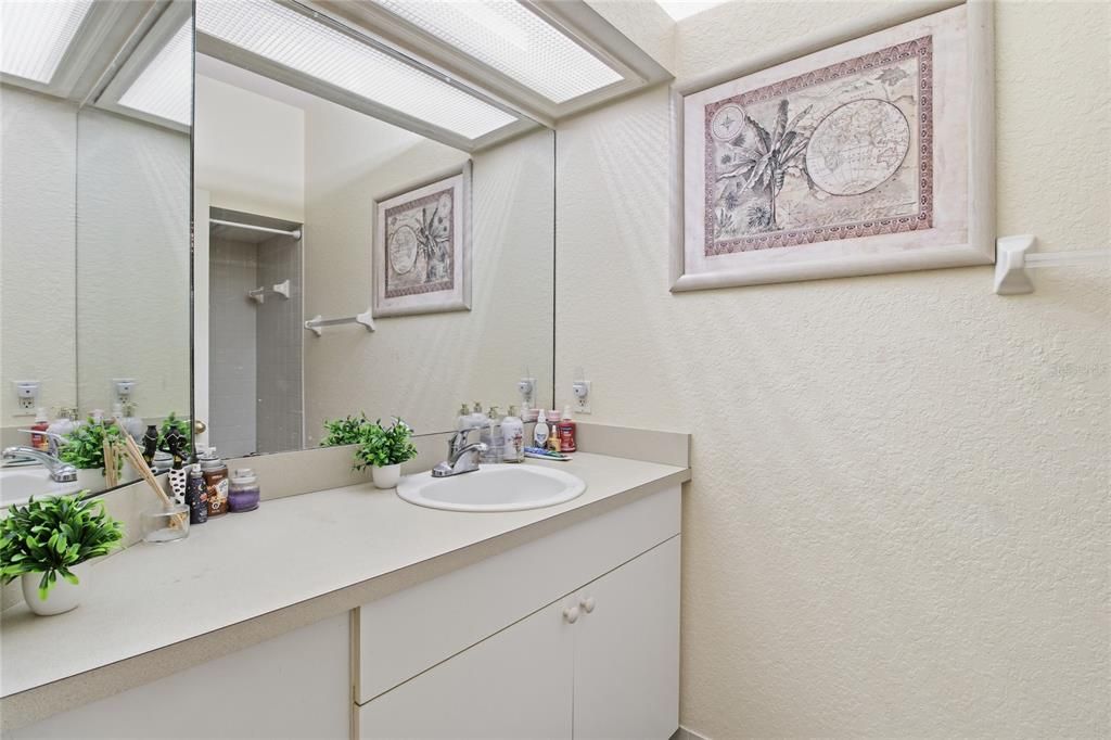 На продажу: $265,000 (3 спален, 2 ванн, 1376 Квадратных фут)