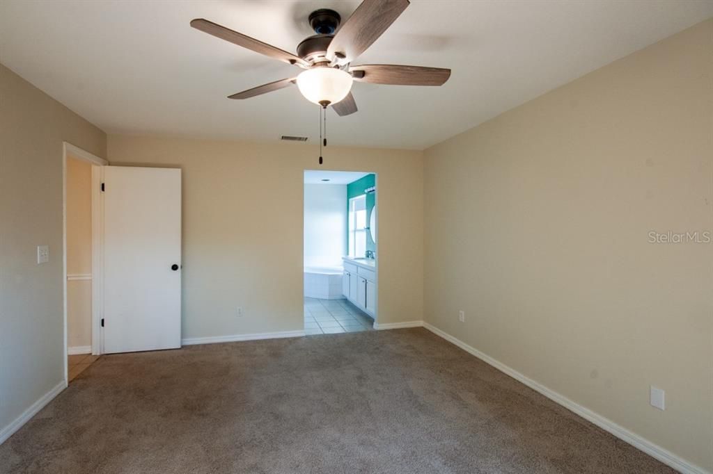 For Sale: $318,000 (3 beds, 2 baths, 1760 Square Feet)