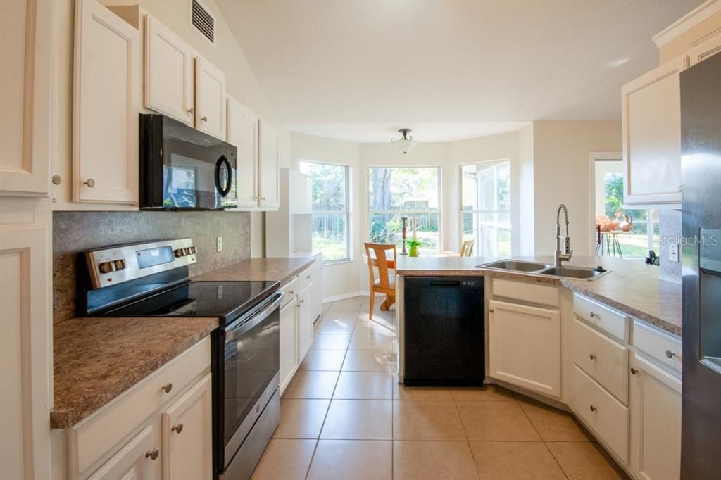 For Sale: $318,000 (3 beds, 2 baths, 1760 Square Feet)