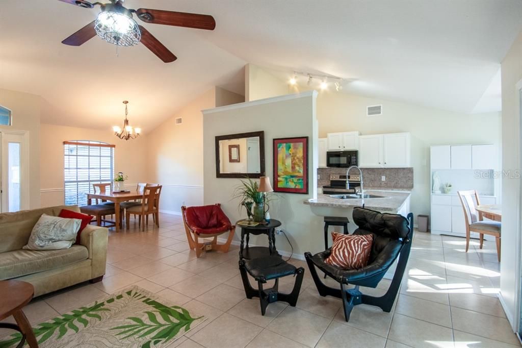 For Sale: $318,000 (3 beds, 2 baths, 1760 Square Feet)