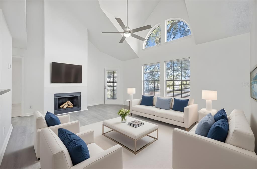 待售: $170,000 (2 贝兹, 1 浴室, 1184 平方英尺)