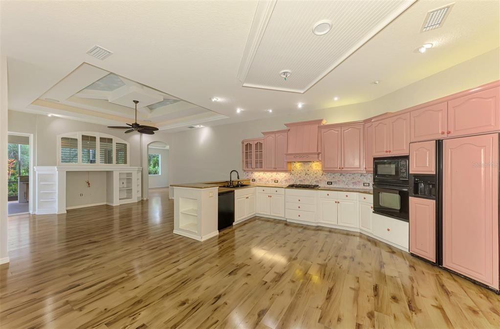 For Sale: $899,900 (3 beds, 3 baths, 3358 Square Feet)