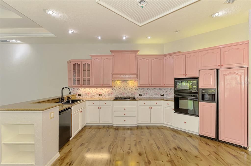 For Sale: $899,900 (3 beds, 3 baths, 3358 Square Feet)