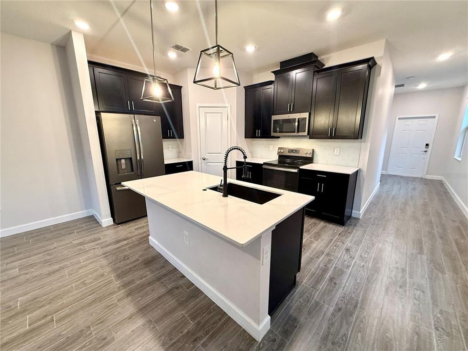 На продажу: $617,990 (4 спален, 3 ванн, 2502 Квадратных фут)